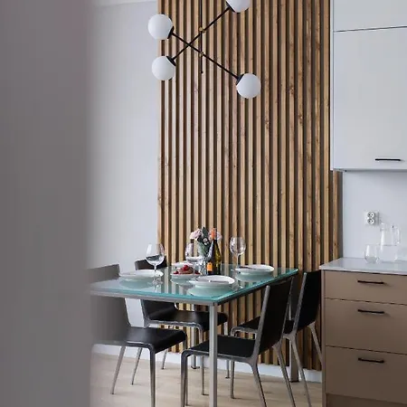Lotniczówka By Renters Prestige Apartamento *