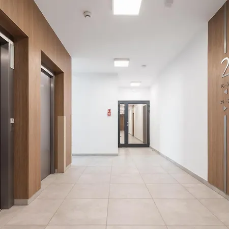 Lotniczówka By Renters Prestige Apartamento