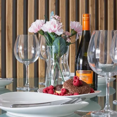 Lotniczowka By Renters Prestige *